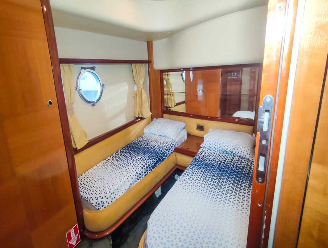 Antalya Yacht Rental 23m Azimut 62 Fly